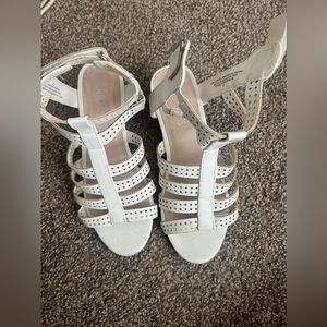 Velcro about 1 inch heal little girl size 1